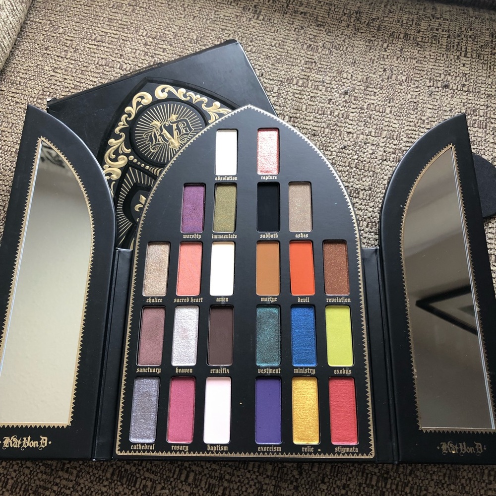 KVD Saint and Sinner with Original box